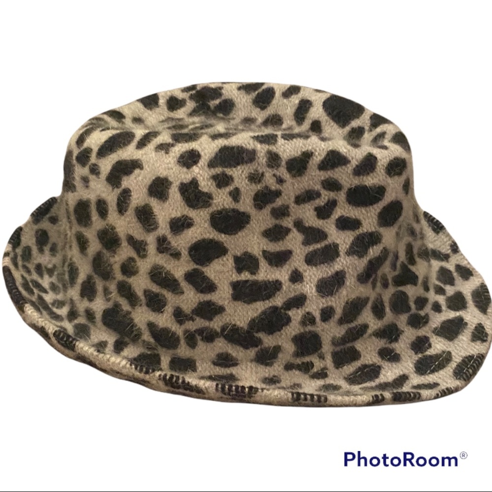 Old Navy Leopard Print Bucket Hat in Tan and Black